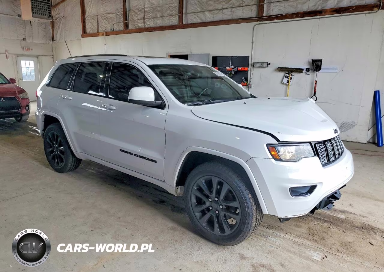 2018 Jeep Grand Cherokee Laredo VIN:1C4RJFAG9JC197799 - 4