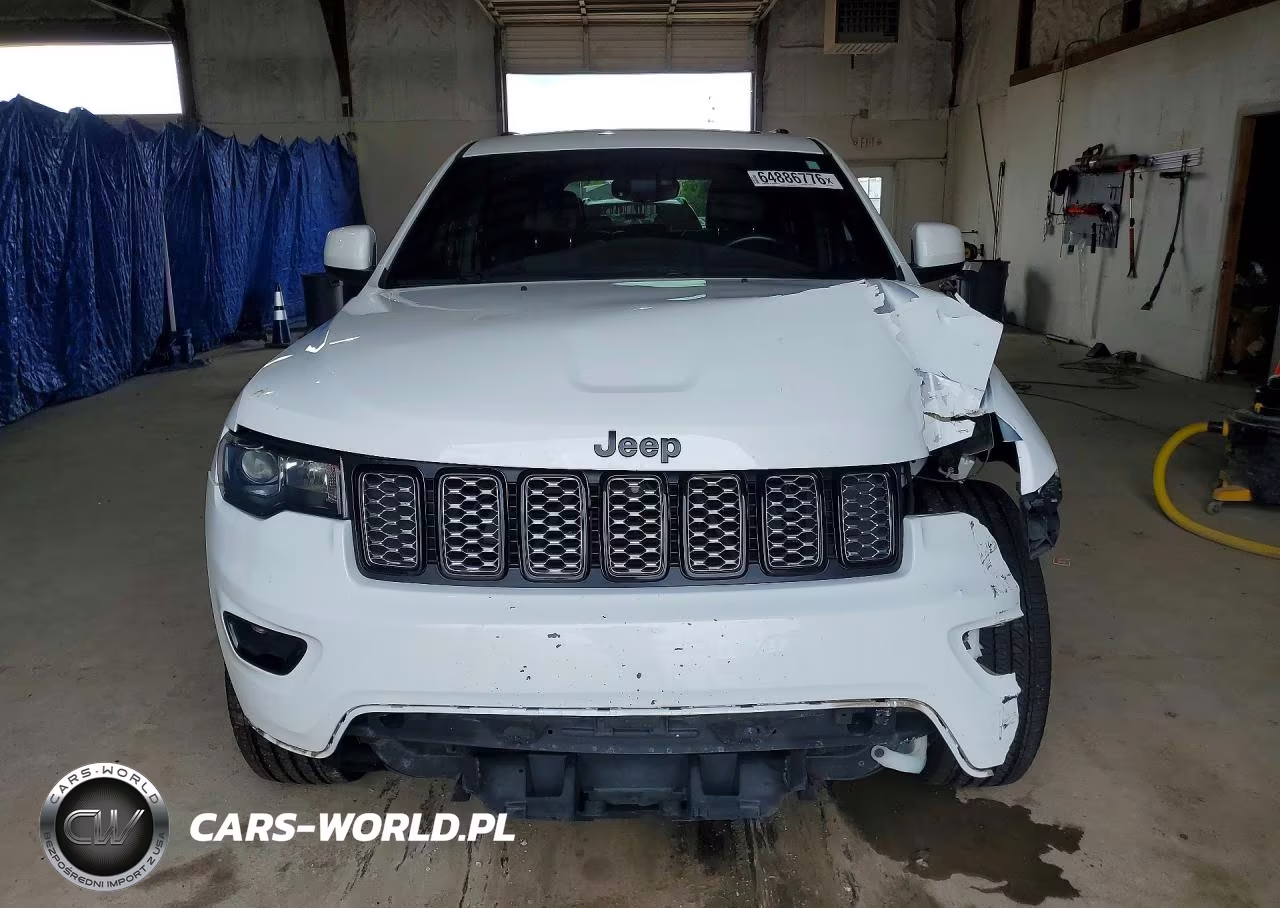 2018 Jeep Grand Cherokee Laredo VIN:1C4RJFAG9JC197799 - 5