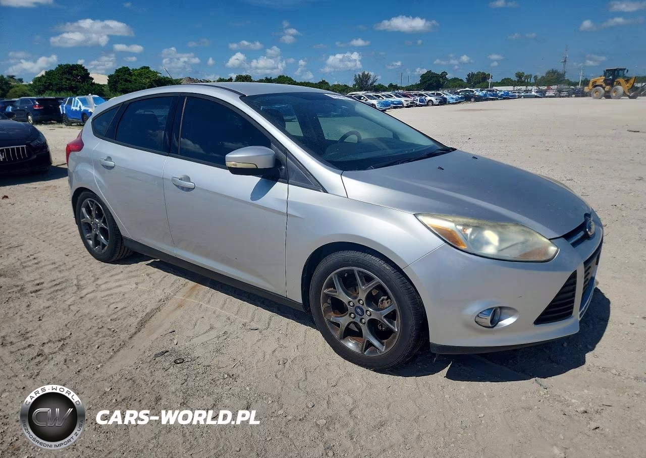 2014 Ford Focus Se VIN:1FADP3K25EL251895 - 4