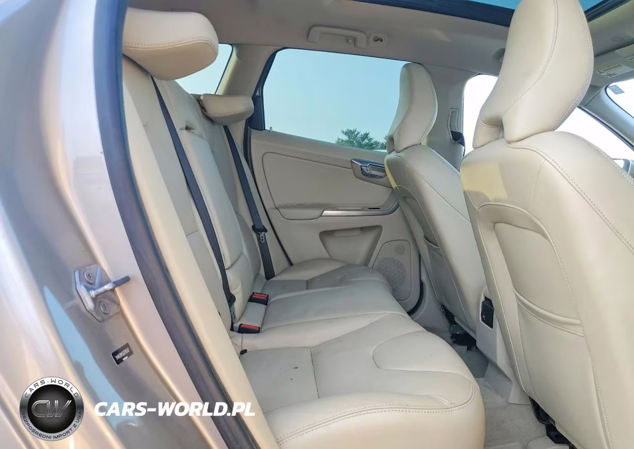 2016 Volvo Xc60 T5 Premier VIN:YV4612RK5G2785327 - 10
