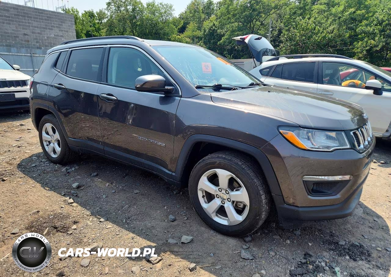 2020 Jeep Compass Latitude VIN:3C4NJDBB4LT230883 - 4