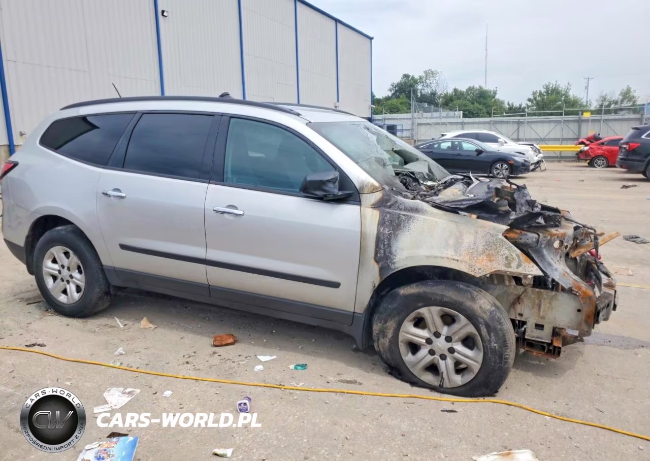 2015 Chevrolet Traverse Ls VIN:1GNKVFED9FJ171106 - 4