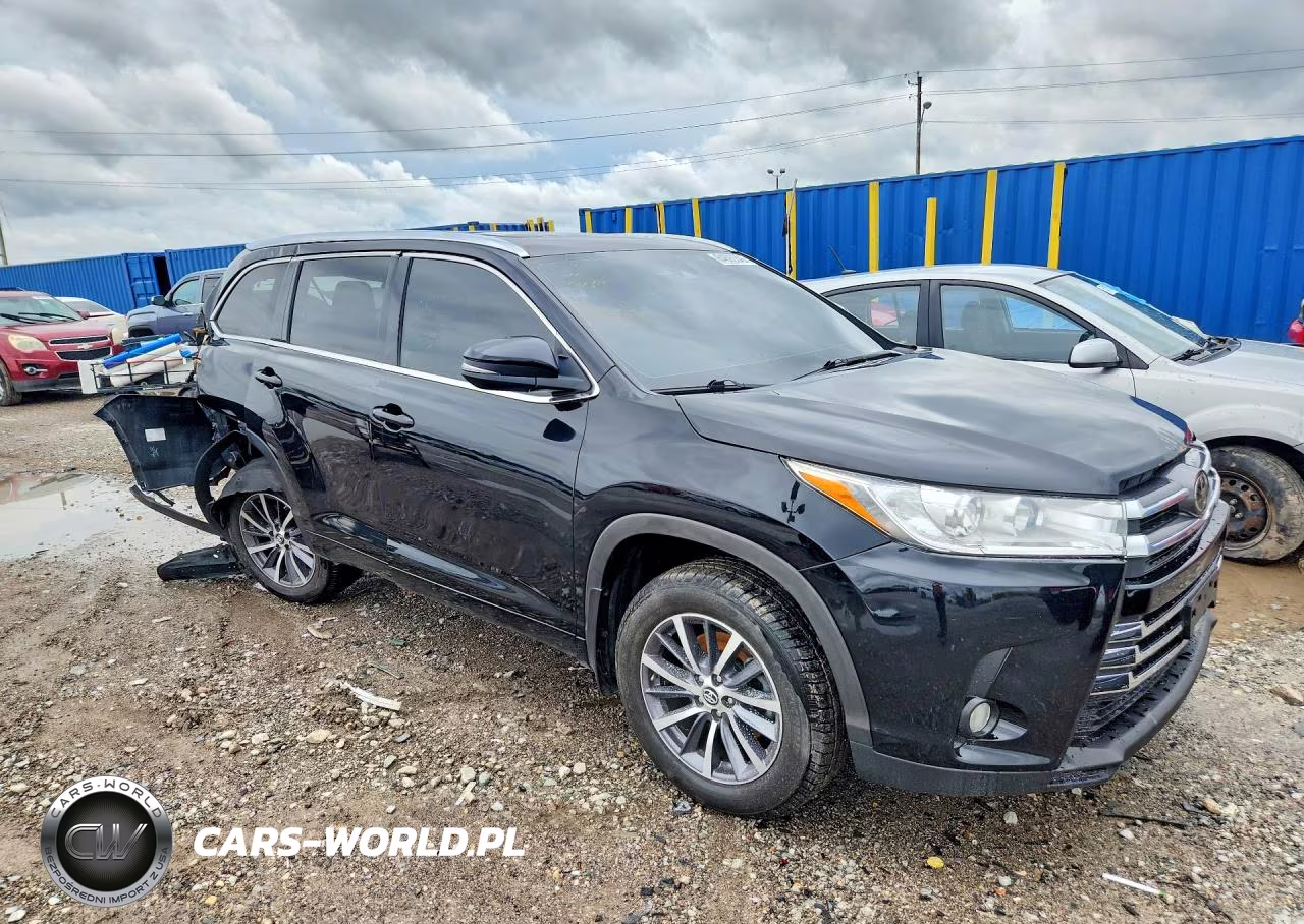 2017 Toyota Highlander Xle VIN:5TDJZRFH9HS449570 - 4