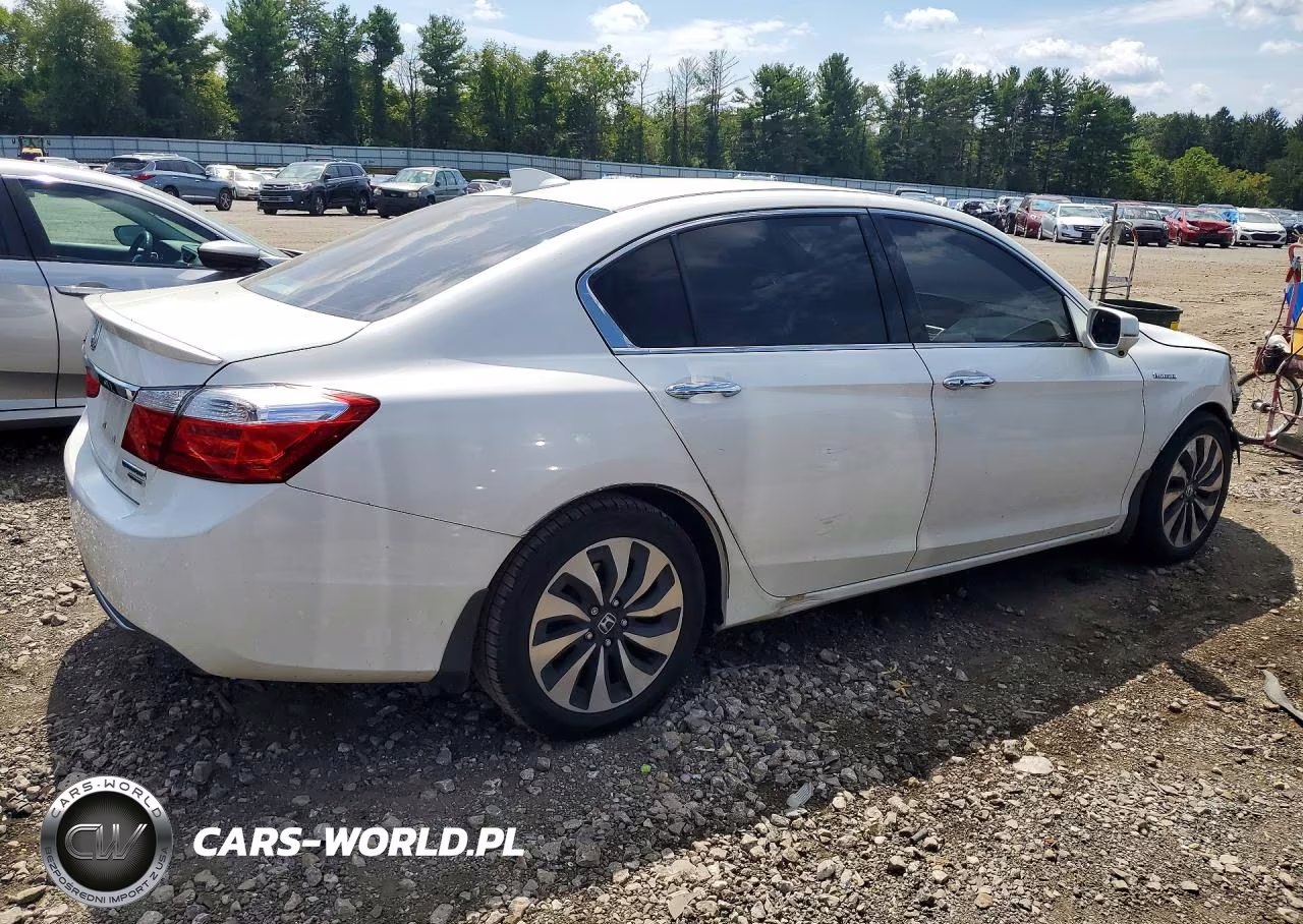 2015 Honda Accord Touring Hybrid VIN:1HGCR6F71FA005660 - 3