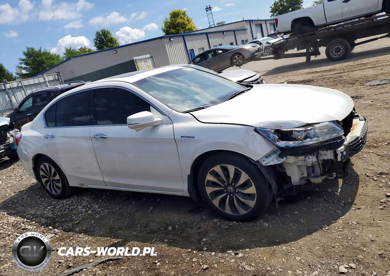 2015 Honda Accord Touring Hybrid VIN:1HGCR6F71FA005660 - 4