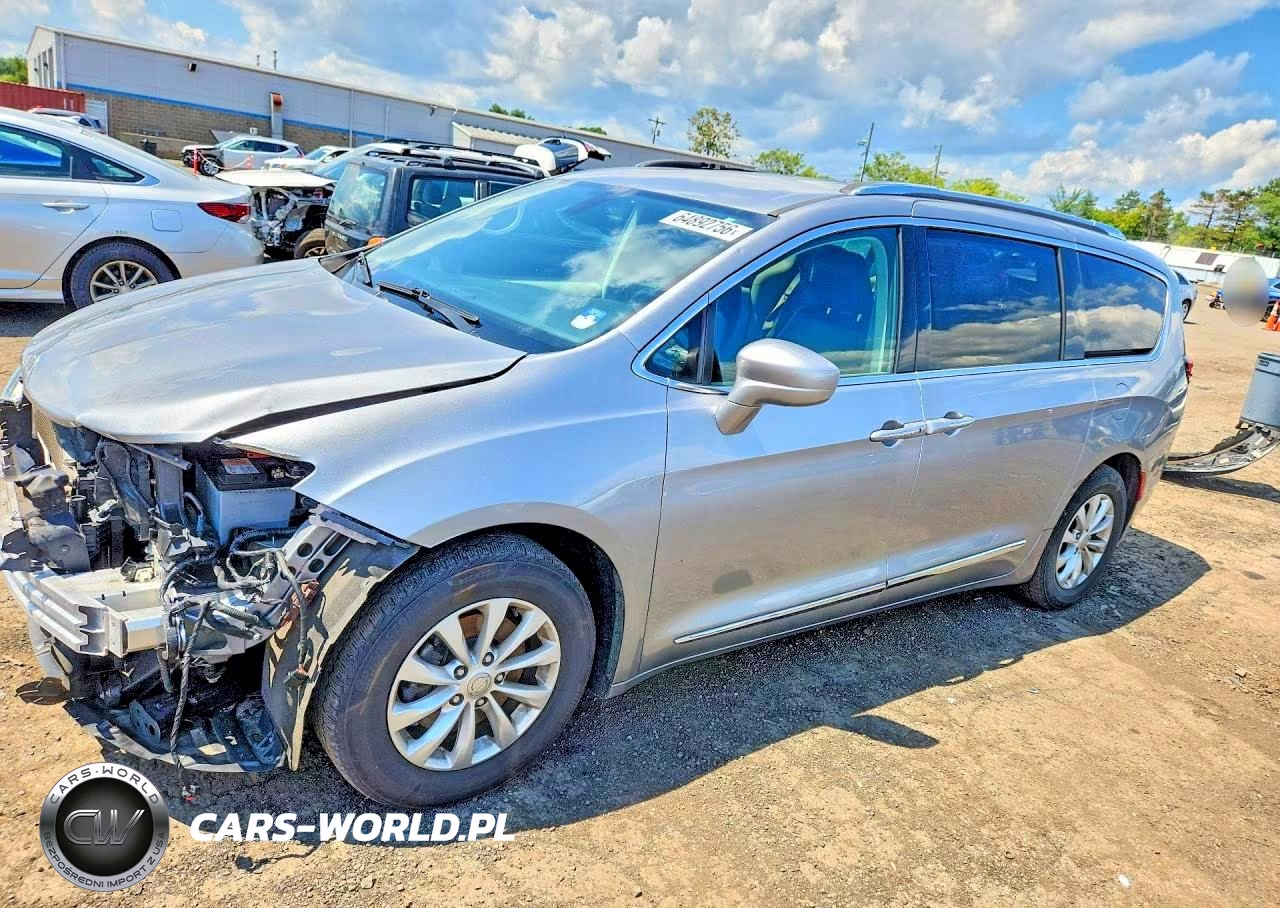 2019 Chrysler Pacifica Touring L