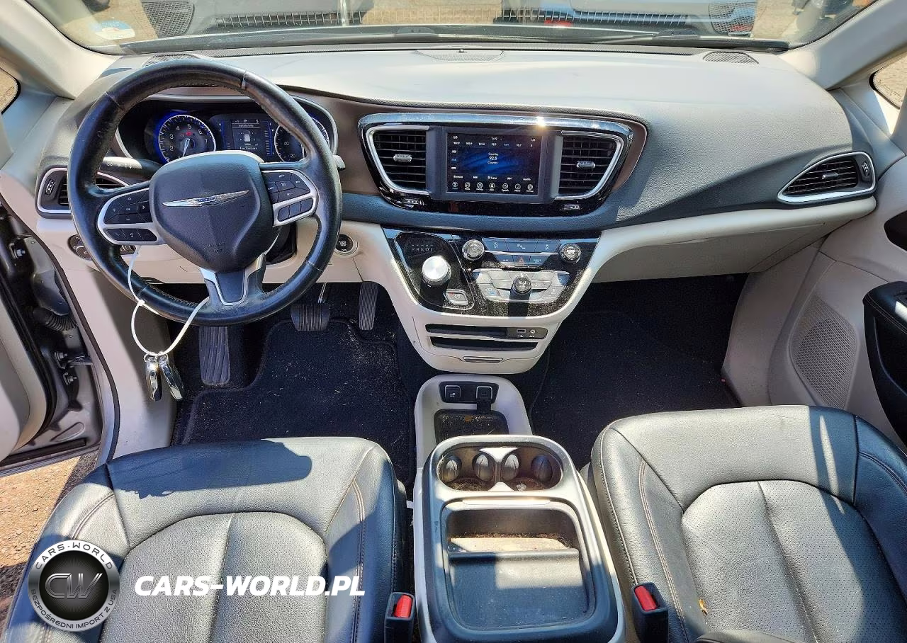 2019 Chrysler Pacifica Touring L VIN:2C4RC1BG0KR681302 - 8