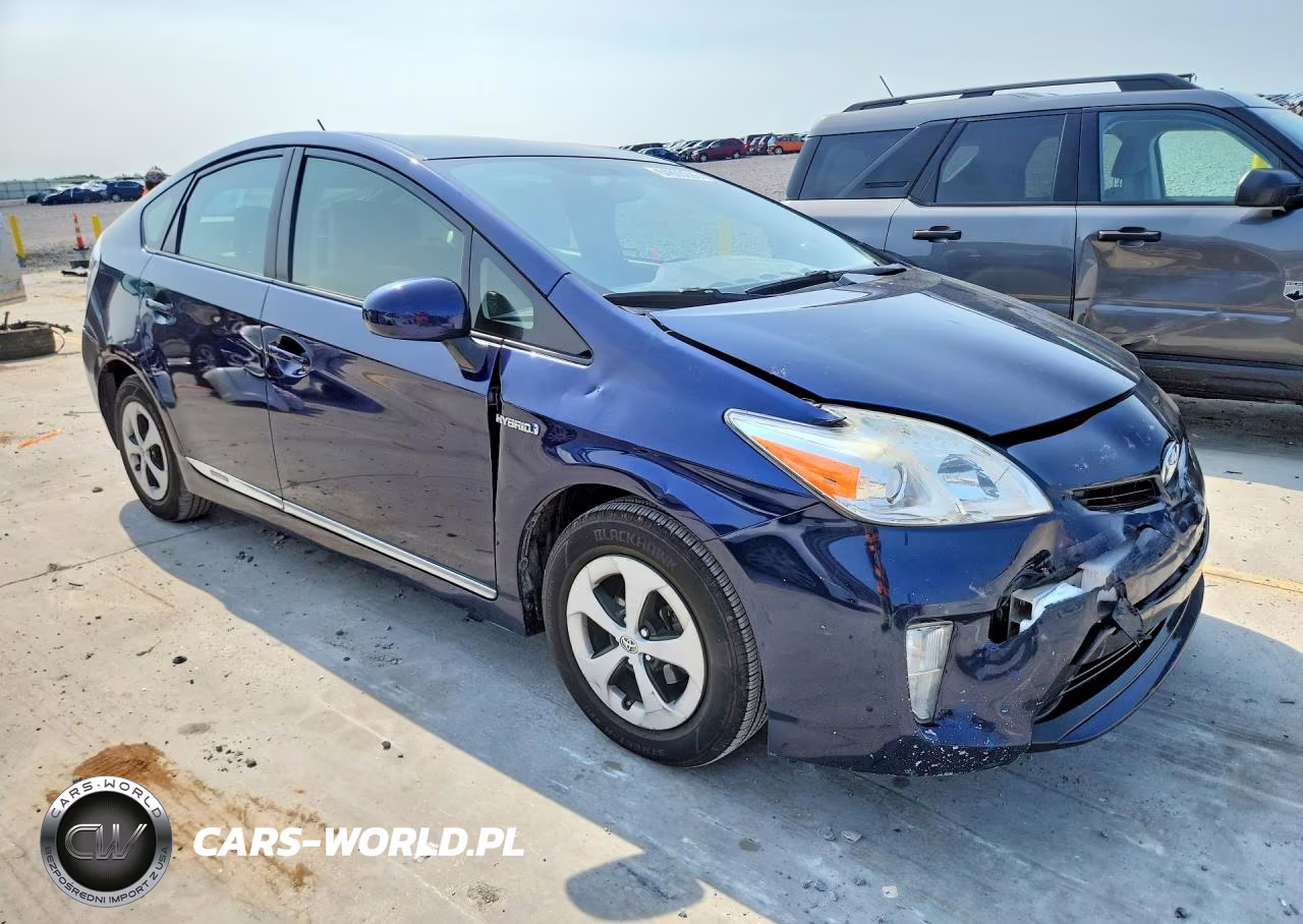 2014 Toyota Prius Two VIN:JTDKN3DU1E1777605 - 4