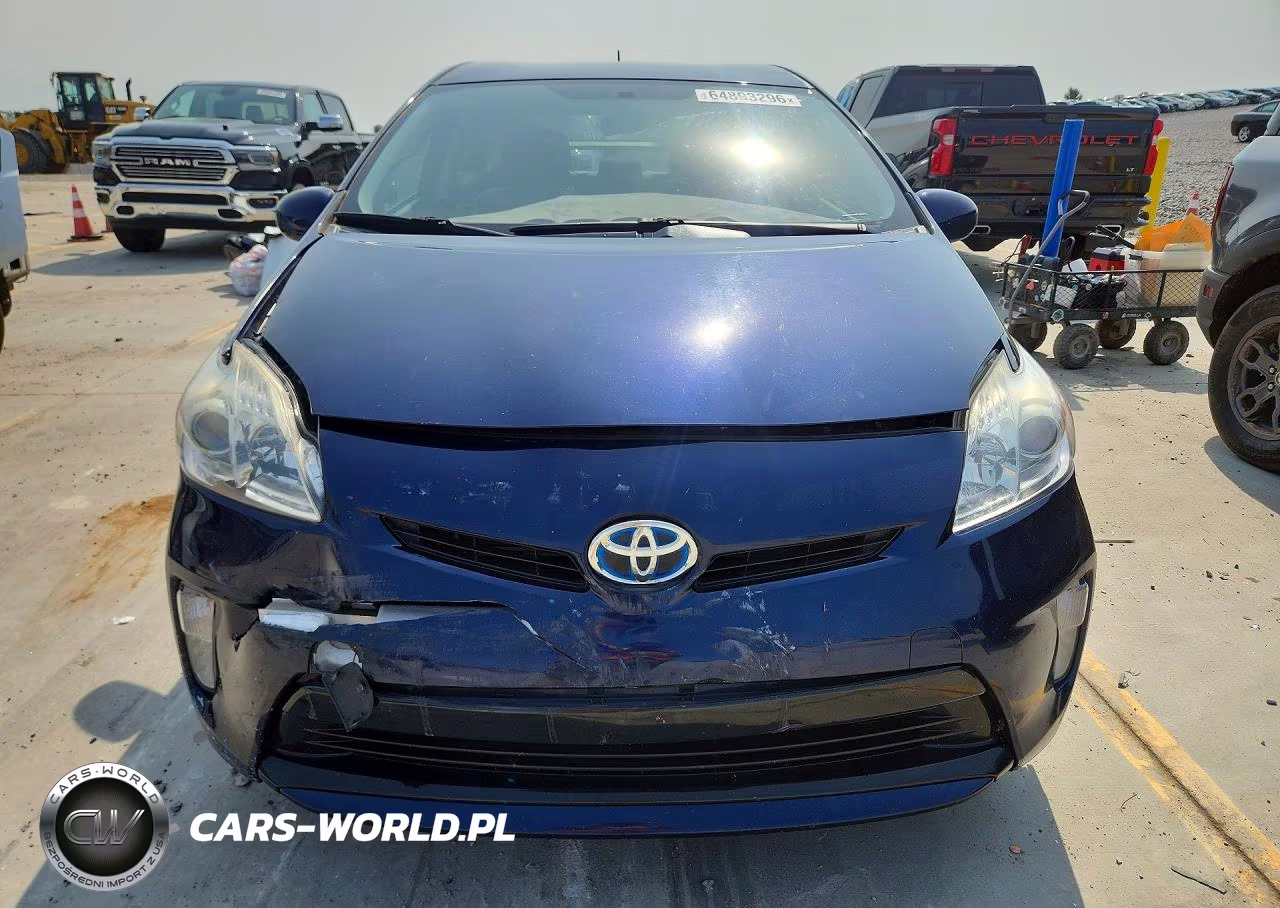 2014 Toyota Prius Two VIN:JTDKN3DU1E1777605 - 5