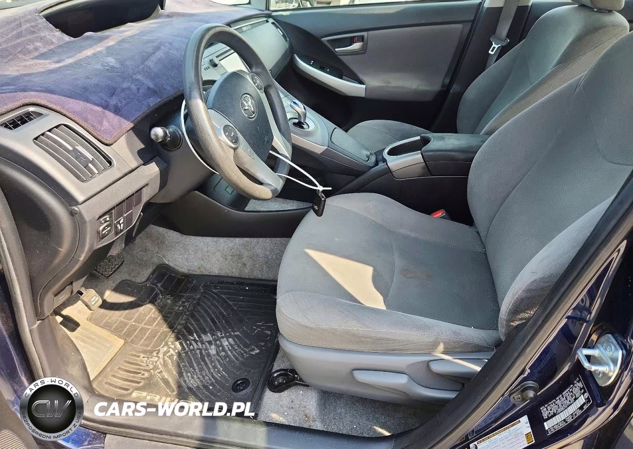 2014 Toyota Prius Two VIN:JTDKN3DU1E1777605 - 7