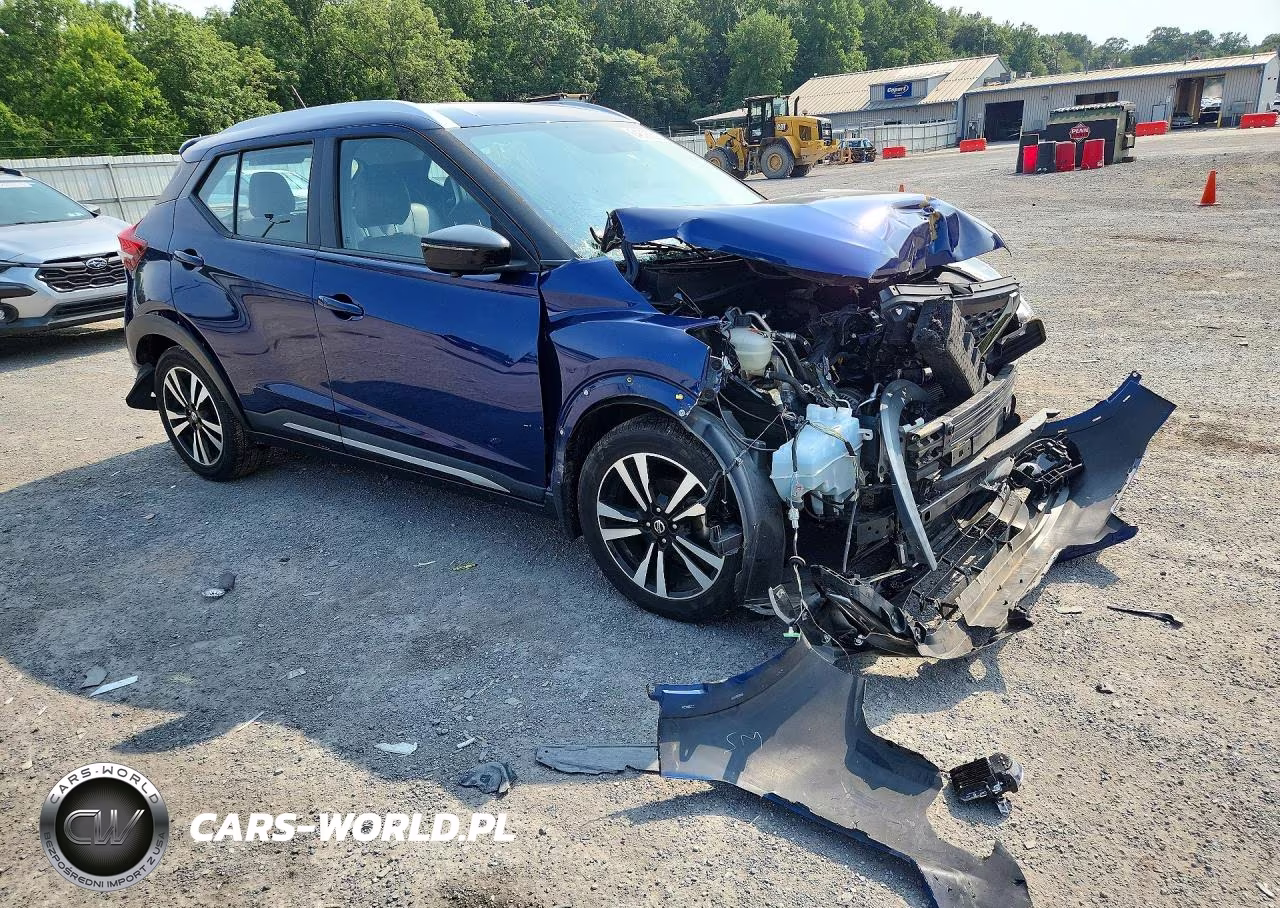 2019 Nissan Kicks Sr VIN:3N1CP5CU0KL550411 - 4