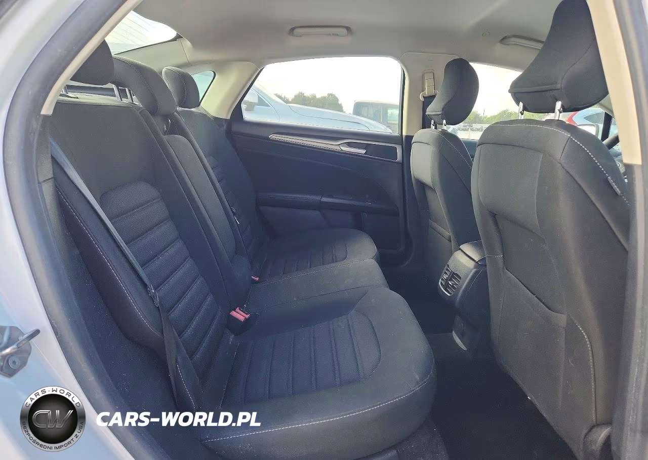 2019 Ford Fusion Se VIN:3FA6P0LU7KR116695 - 10