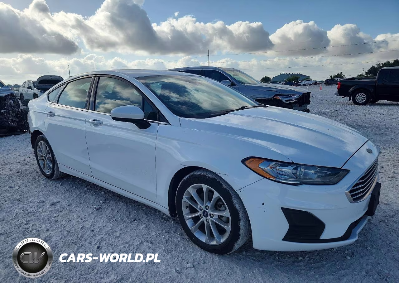 2019 Ford Fusion Se VIN:3FA6P0LU7KR116695 - 4