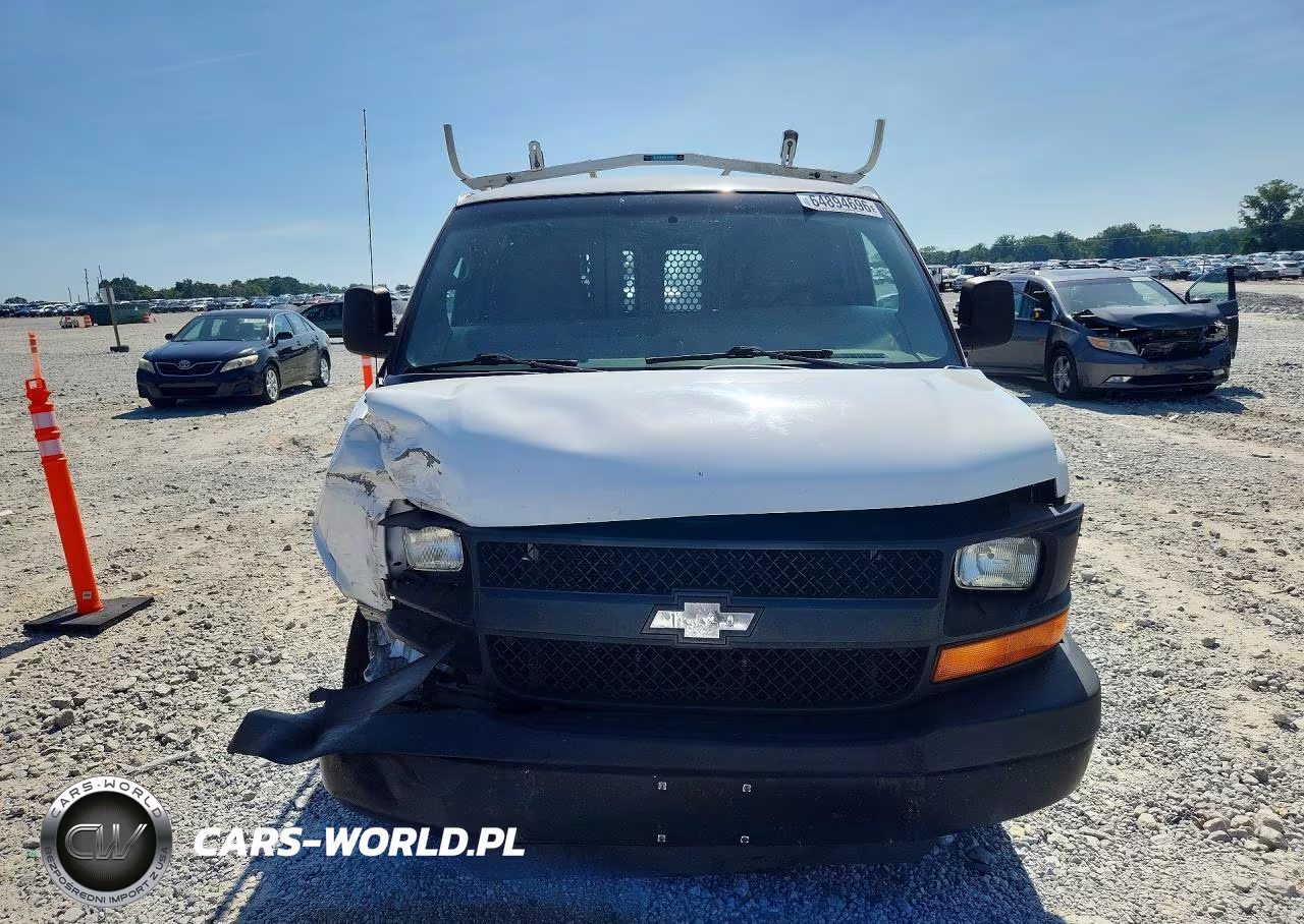 2015 Chevrolet Express G2500 VIN:1GCWGFCF2F1255390 - 5