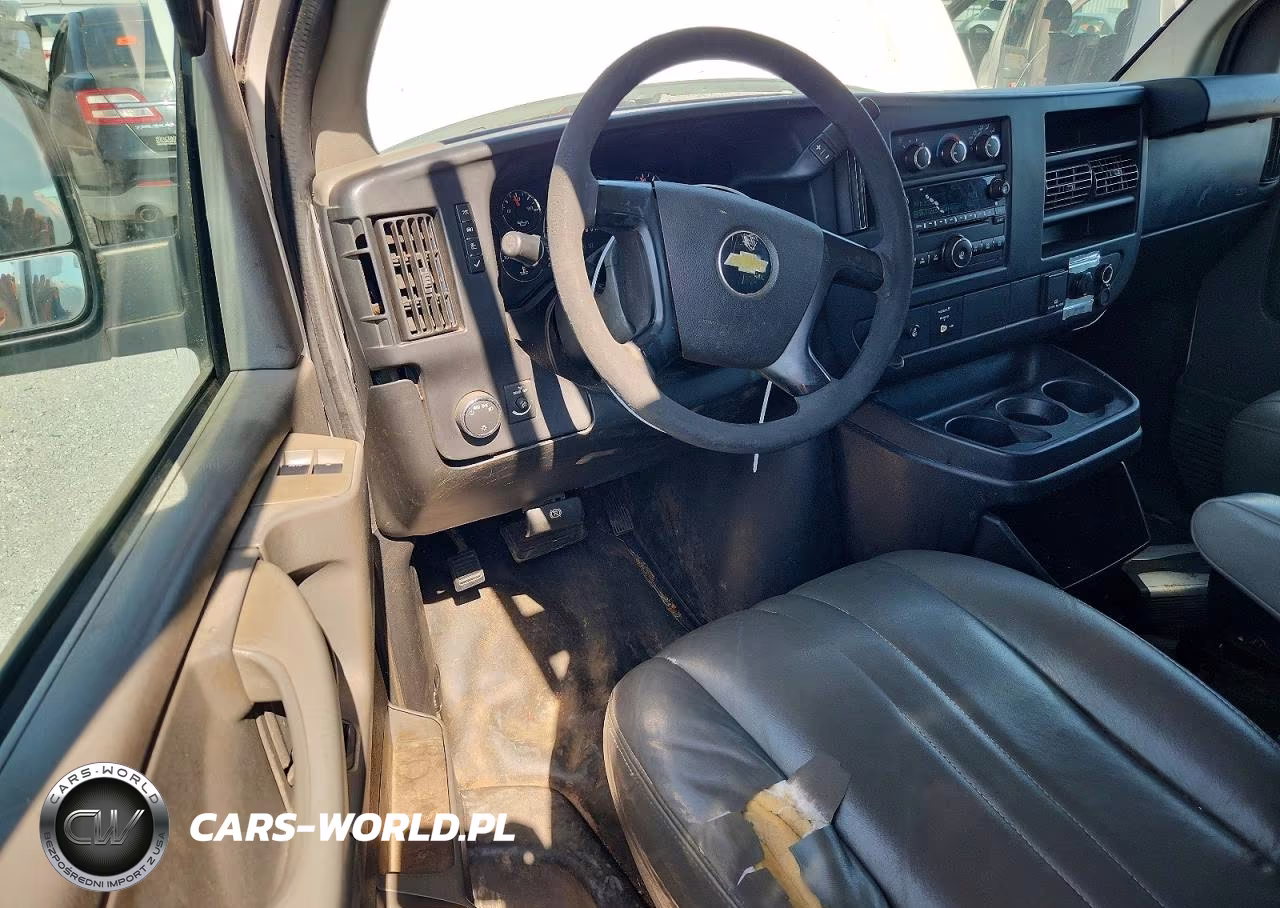 2015 Chevrolet Express G2500 VIN:1GCWGFCF2F1255390 - 8