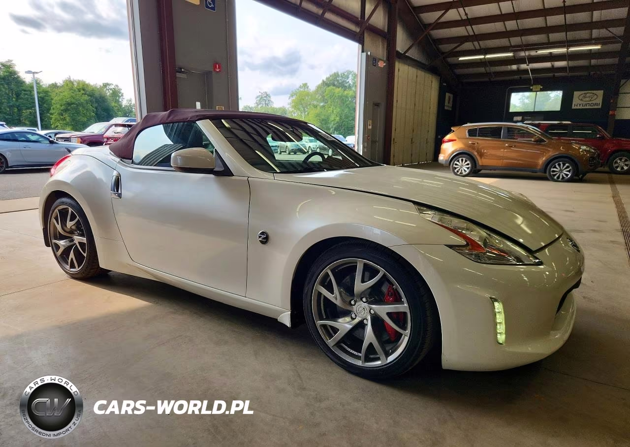 2017 Nissan 370Z Roadster VIN:JN1AZ4FH1HM940605 - 4
