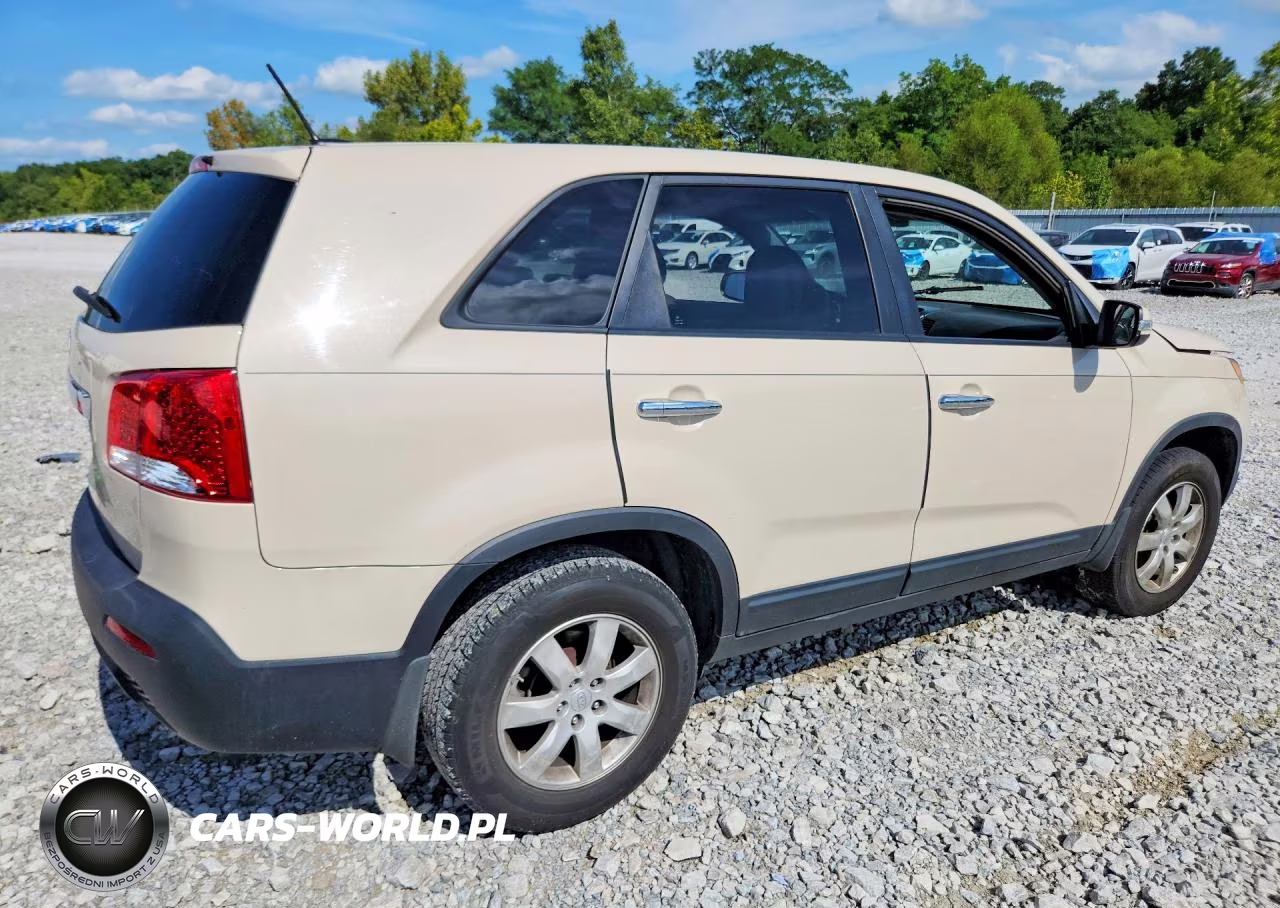 2011 Kia Sorento Lx VIN:5XYKT3A14BG146312 - 3