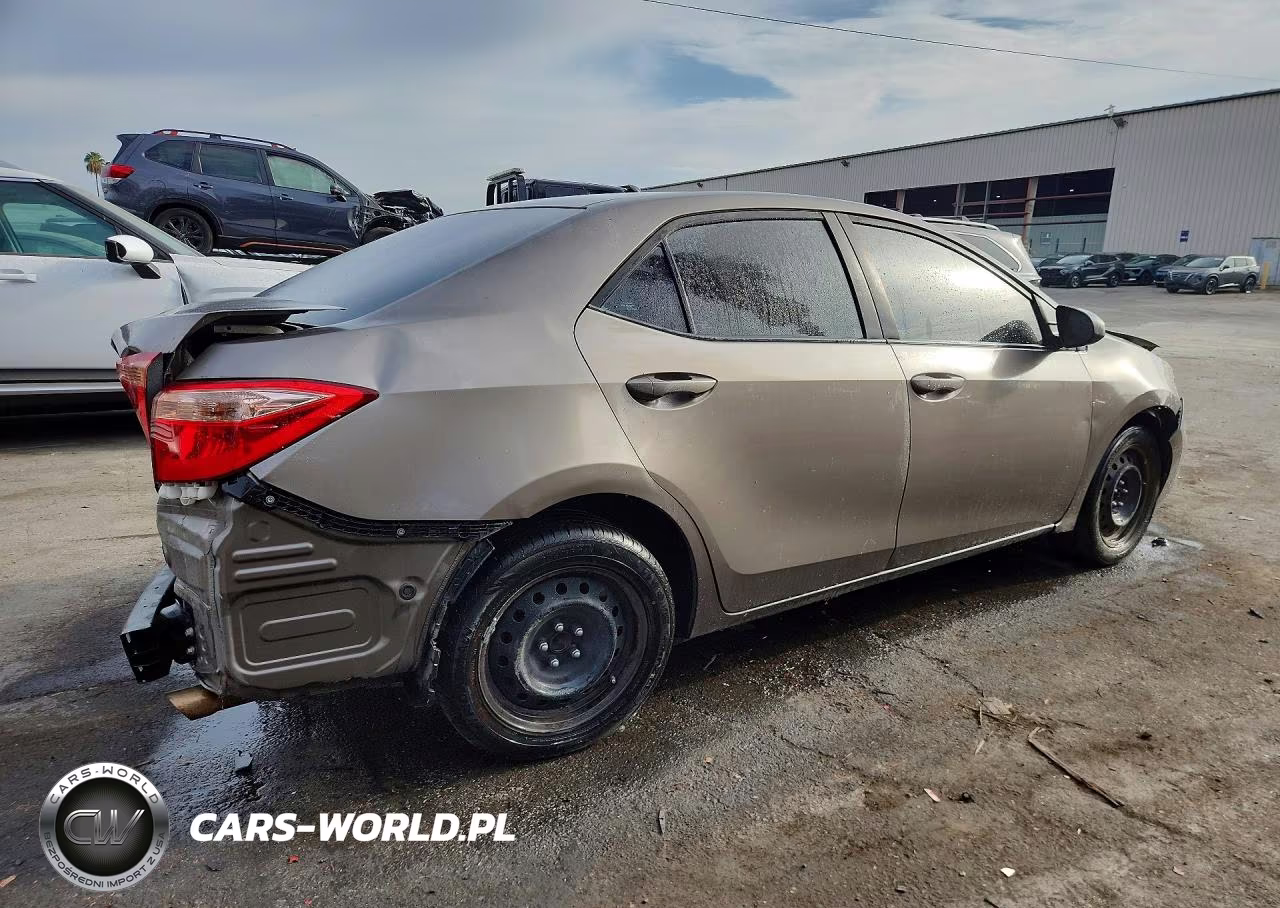 2017 Toyota Corolla Le VIN:5YFBURHE7HP667280 - 3