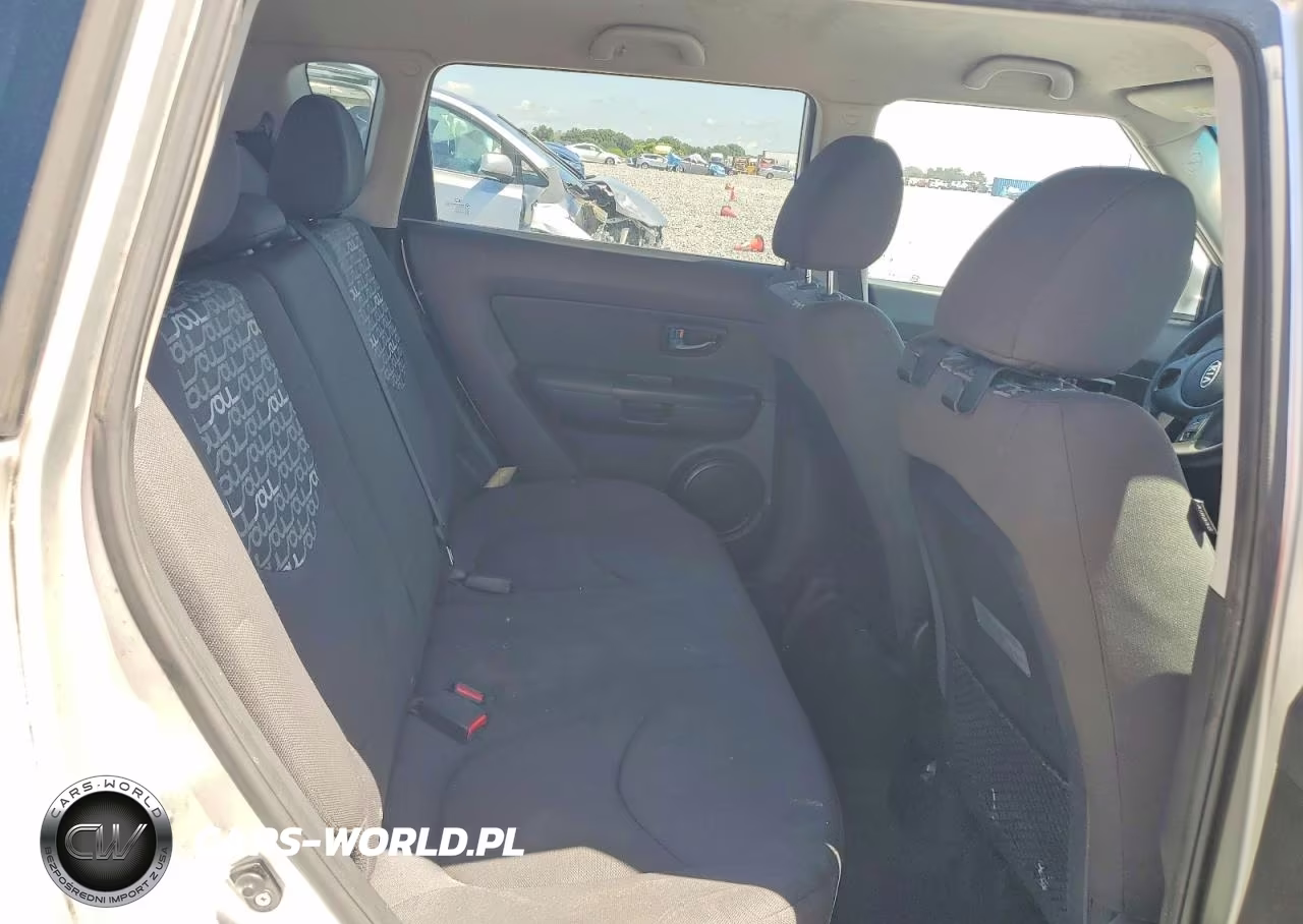 2011 Kia Soul + VIN:KNDJT2A27B7711728 - 10