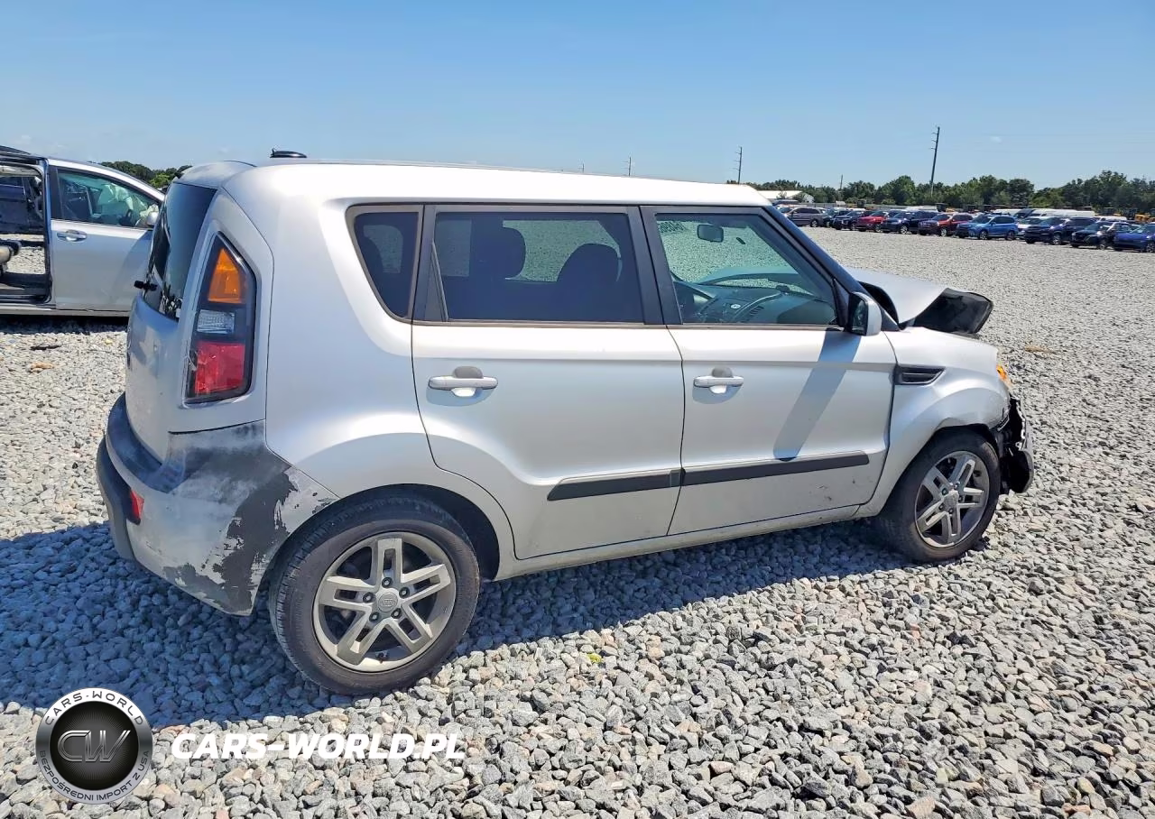 2011 Kia Soul + VIN:KNDJT2A27B7711728 - 3