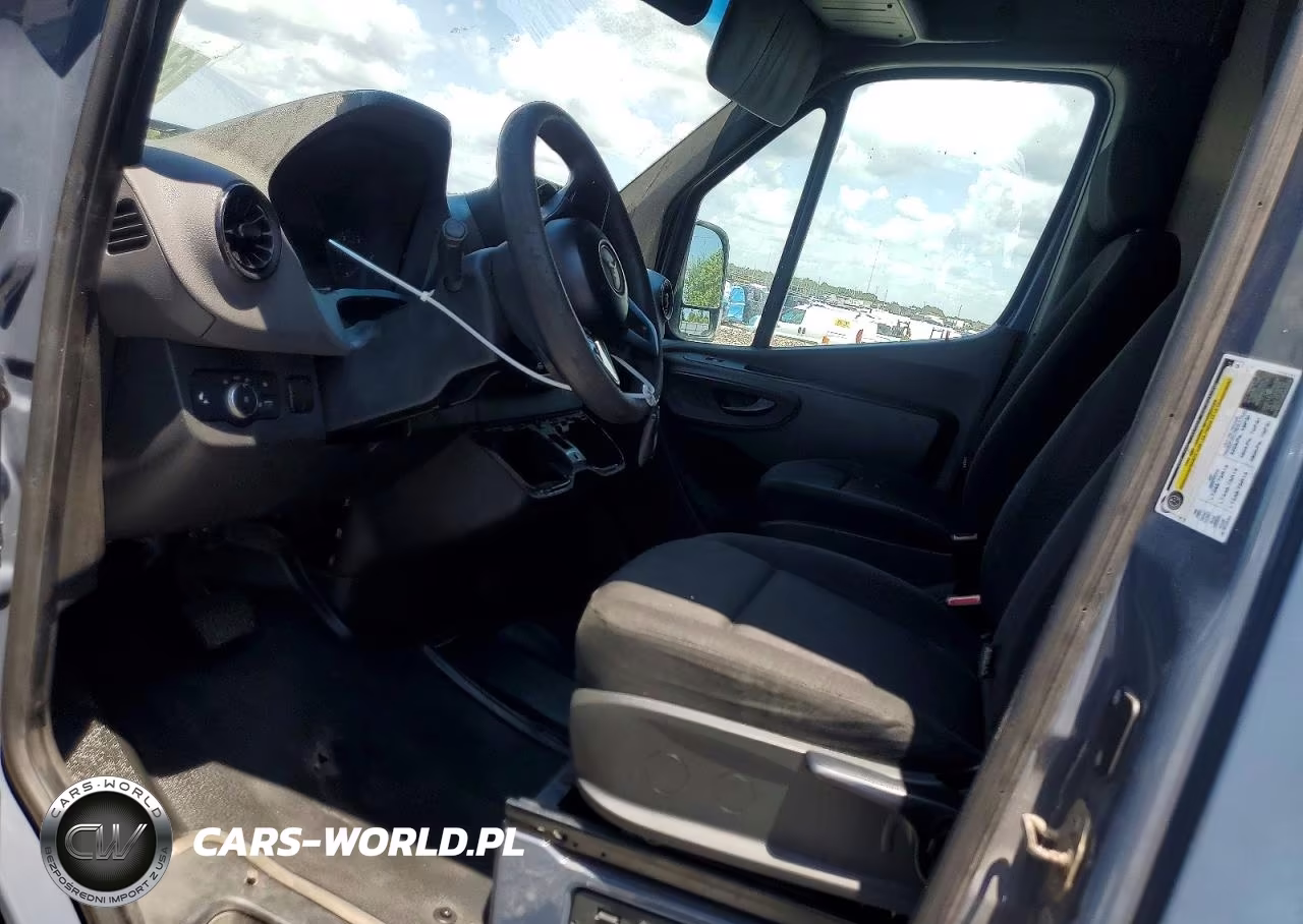 2019 Mercedes-Benz Sprinter 2500-3500 Delivery Van VIN:WD4PF1CD2KT012336 - 7