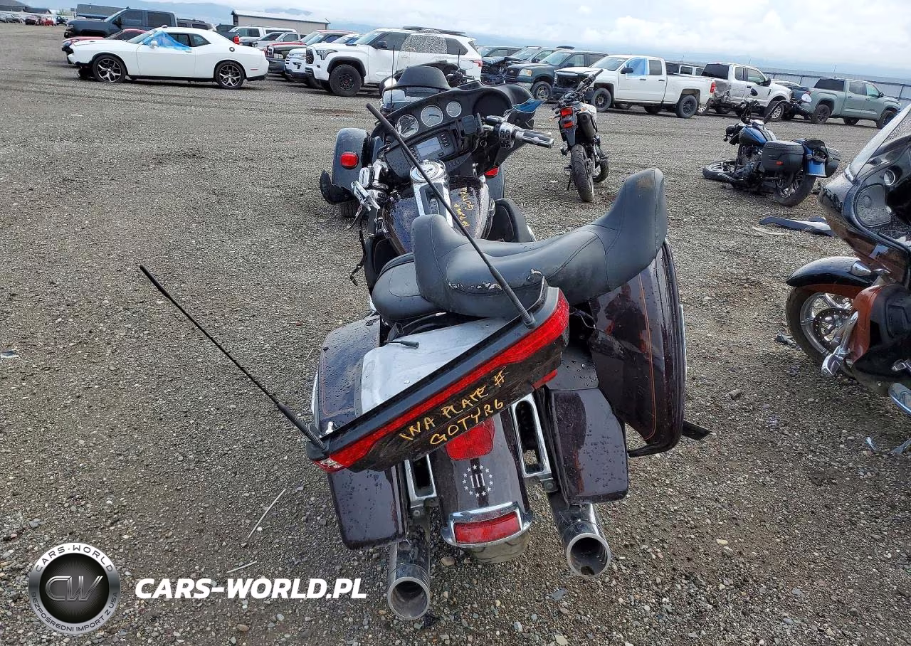 2014 Harley-Davidson Flhtcu Ultra Classic Electra Glide VIN:1HD1FCM17EB666869 - 4