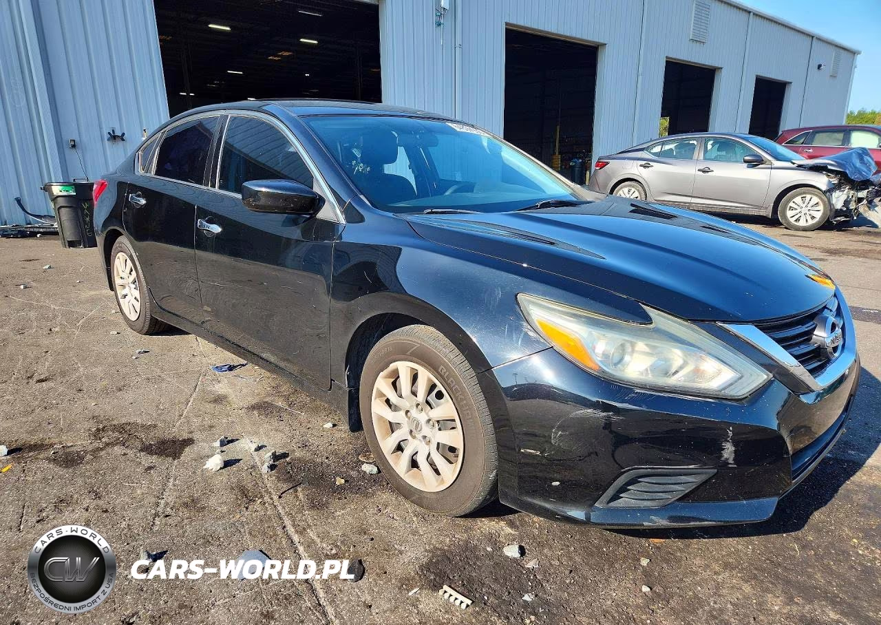 2017 Nissan Altima 2.5 VIN:1N4AL3AP8HC478627 - 4