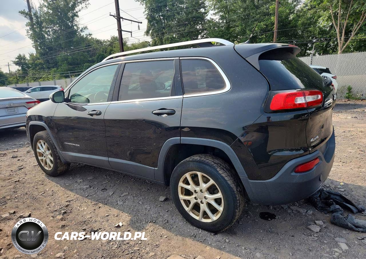 2015 Jeep Cherokee Latitude VIN:1C4PJMCB5FW553006 - 2