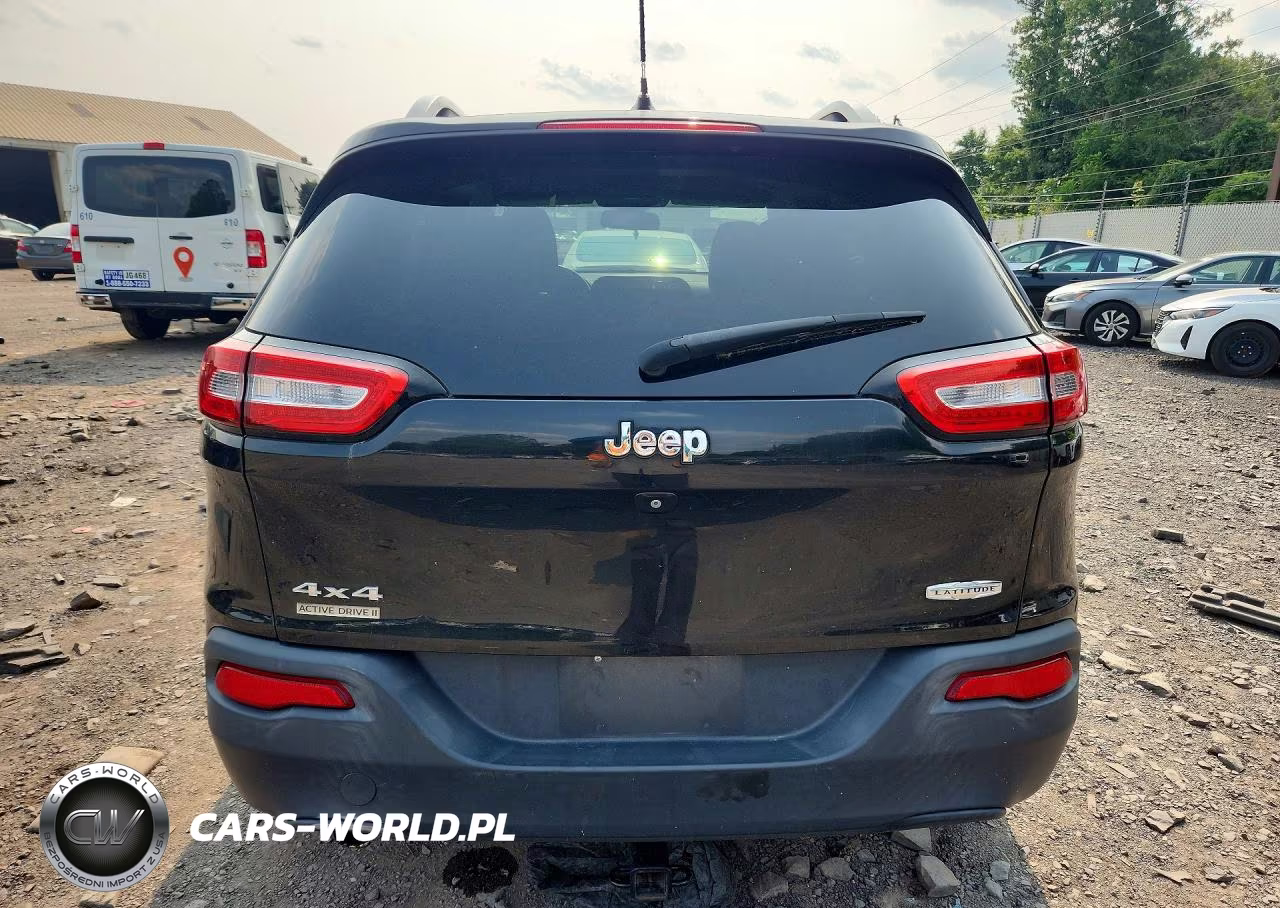 2015 Jeep Cherokee Latitude VIN:1C4PJMCB5FW553006 - 6