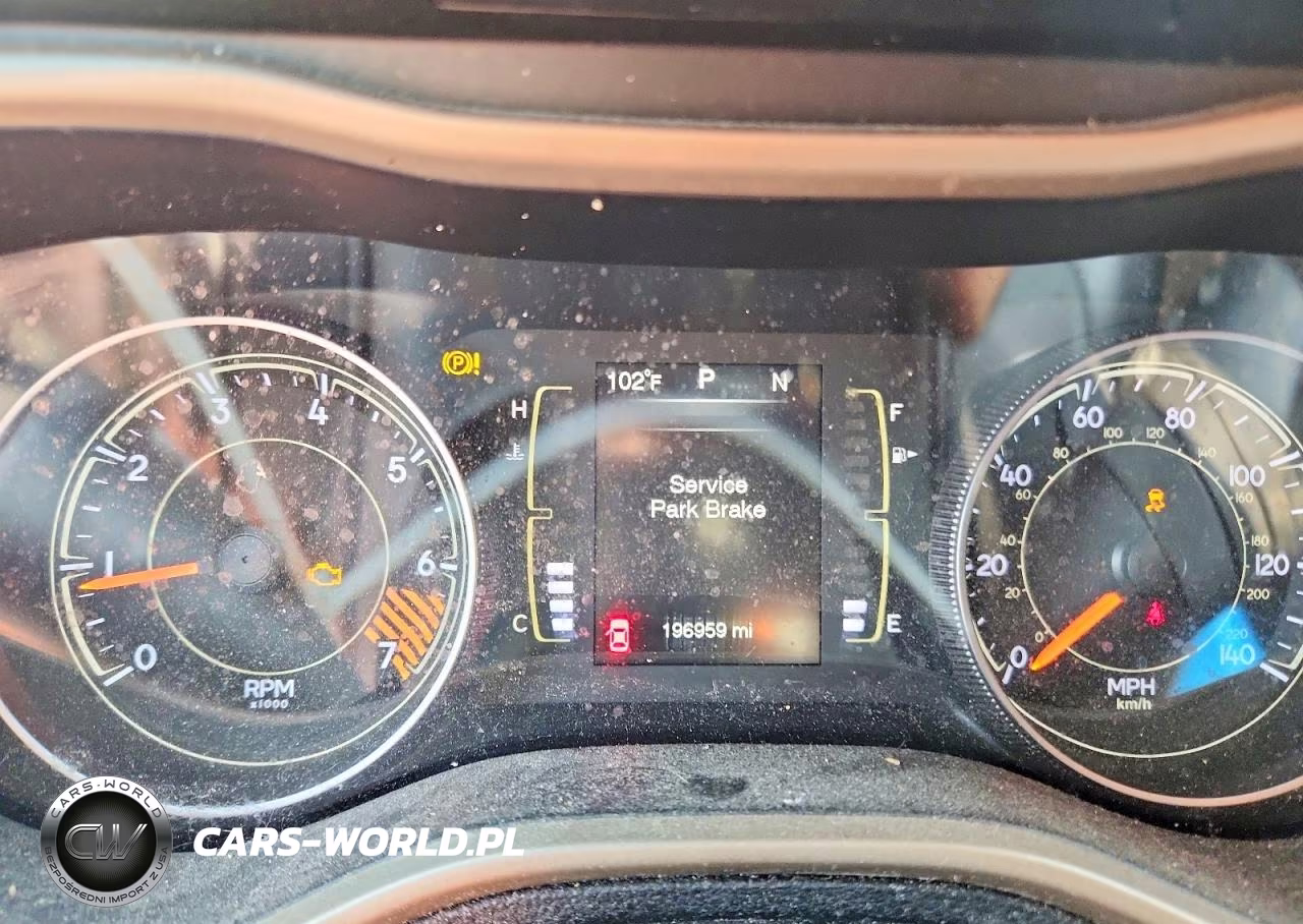 2015 Jeep Cherokee Latitude VIN:1C4PJMCB5FW553006 - 9