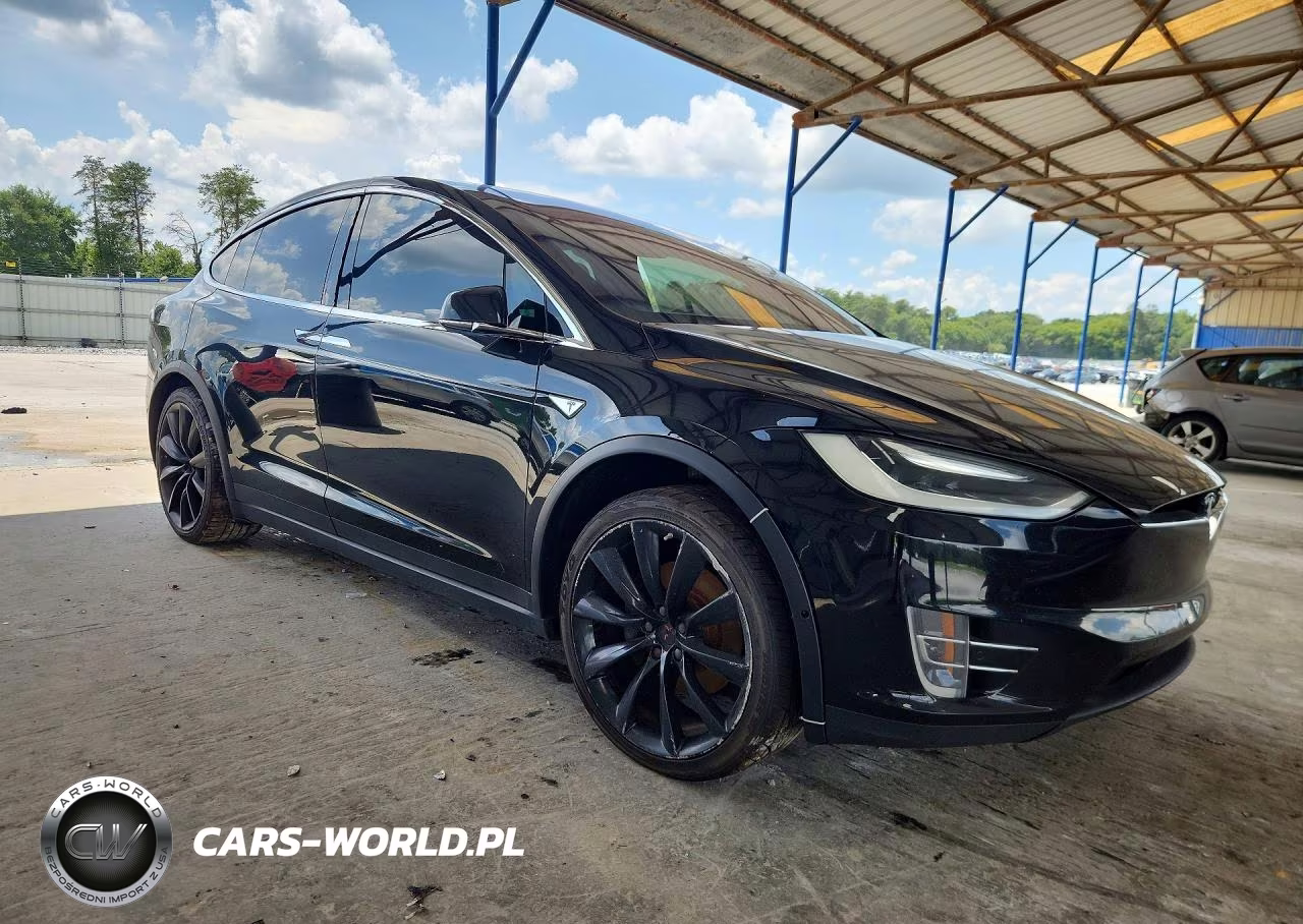 2016 Tesla Model X VIN:5YJXCAE28GF002368 - 4