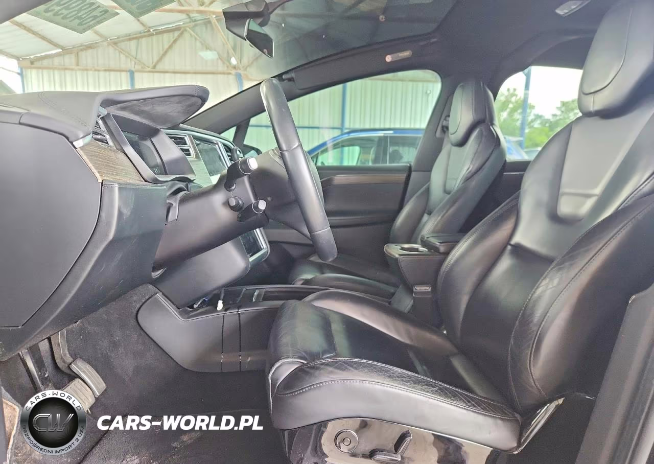 2016 Tesla Model X VIN:5YJXCAE28GF002368 - 7