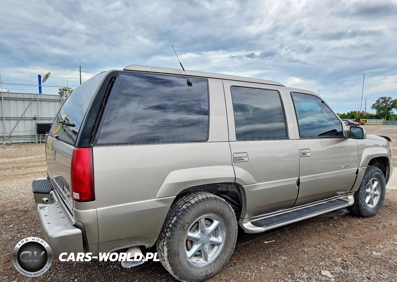 2000 Cadillac Escalade VIN:1GYEK13R5YR144113 - 3