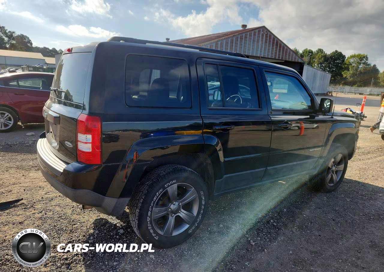 2015 Jeep Patriot Latitude VIN:1C4NJRFB4FD382888 - 3