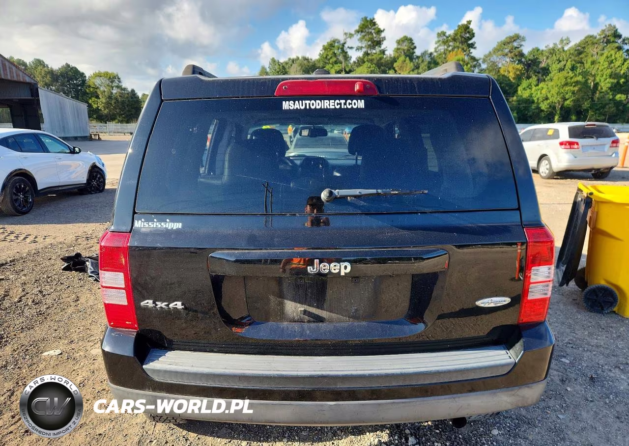 2015 Jeep Patriot Latitude VIN:1C4NJRFB4FD382888 - 6