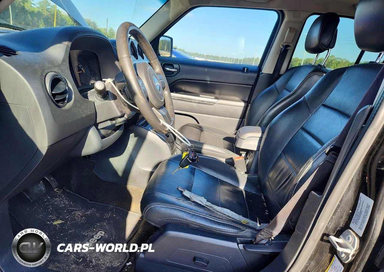 2015 Jeep Patriot Latitude VIN:1C4NJRFB4FD382888 - 7