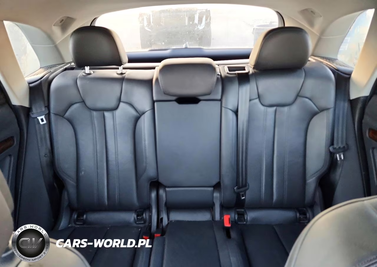2018 Audi Q5 Premium Plus VIN:WA1BNAFY2J2080933 - 10