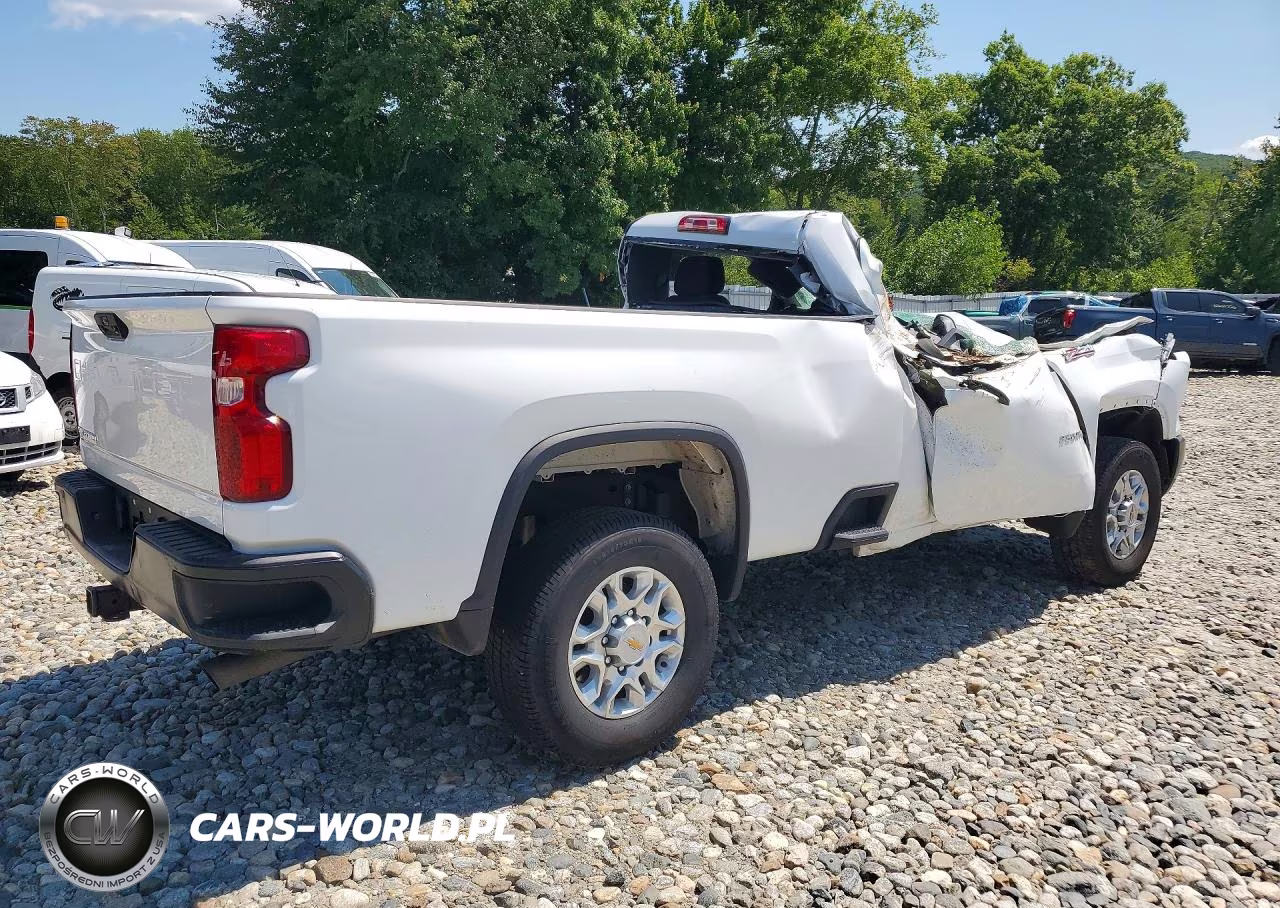 2025 Chevrolet Silverado K3500 VIN:1GC3KSE77SF180988 - 3