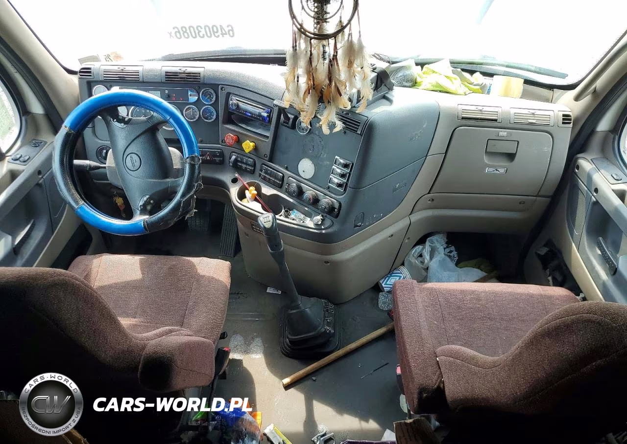 2011 Freightliner Cascadia Semi Truck VIN:1FUJGLBG8BSAW3765 - 8