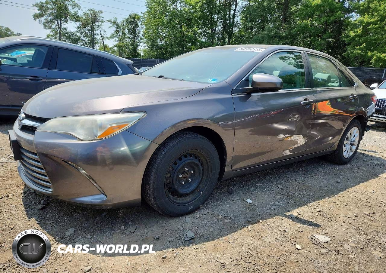 2017 Toyota Camry Le – zdjęcie 1 z 12