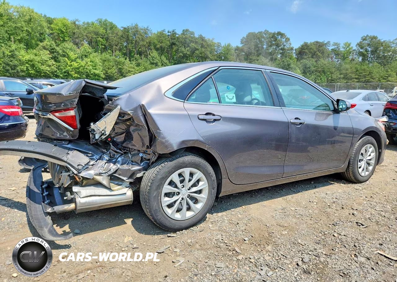 2017 Toyota Camry Le VIN:4T1BF1FK6HU413773 - 3