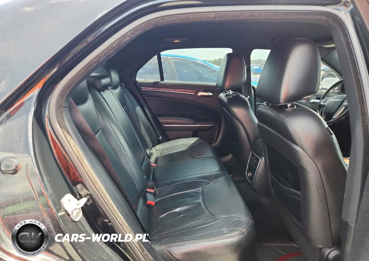 2013 Chrysler 300 VIN:2C3CCAAG9DH632345 - 10