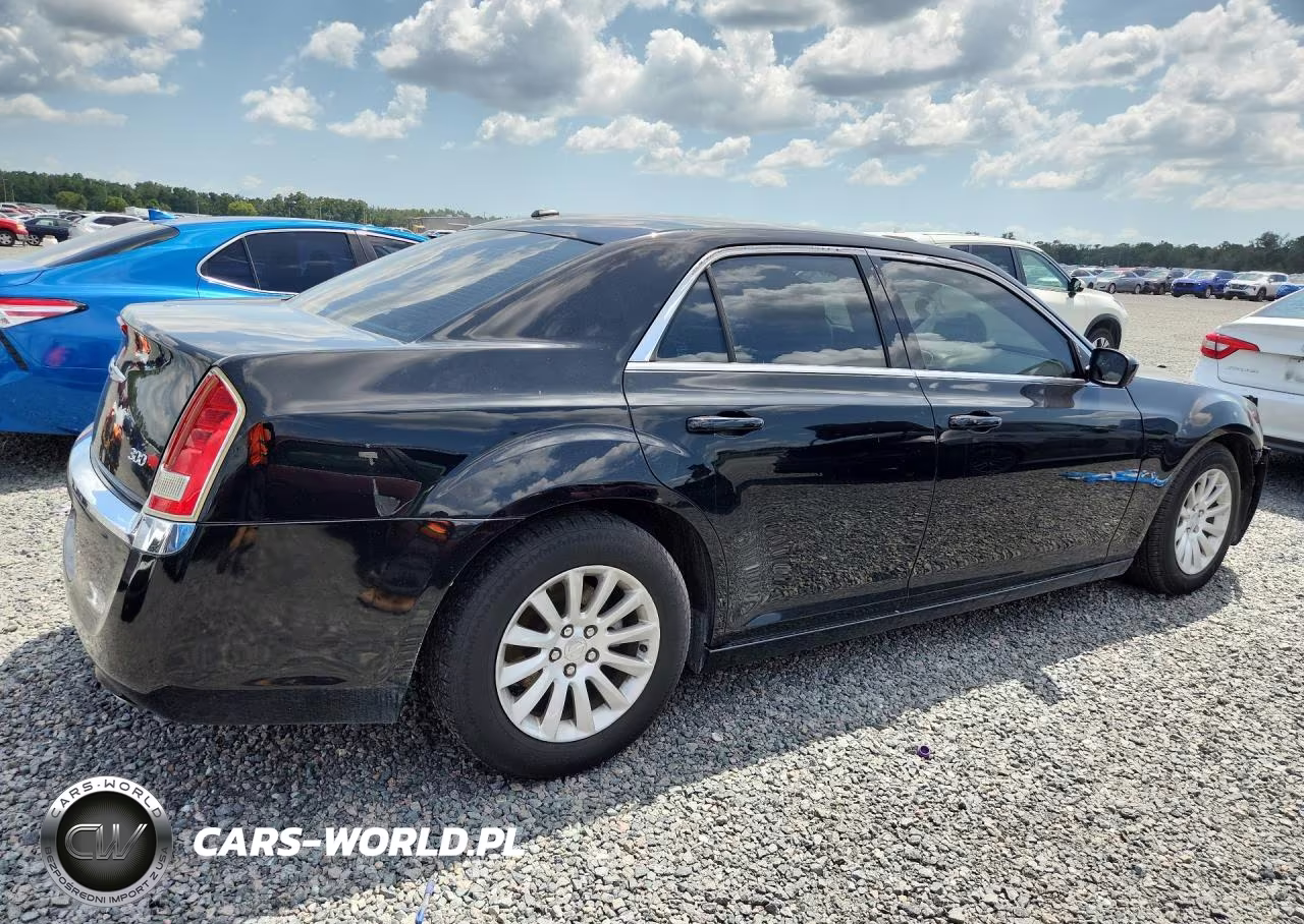 2013 Chrysler 300 VIN:2C3CCAAG9DH632345 - 3