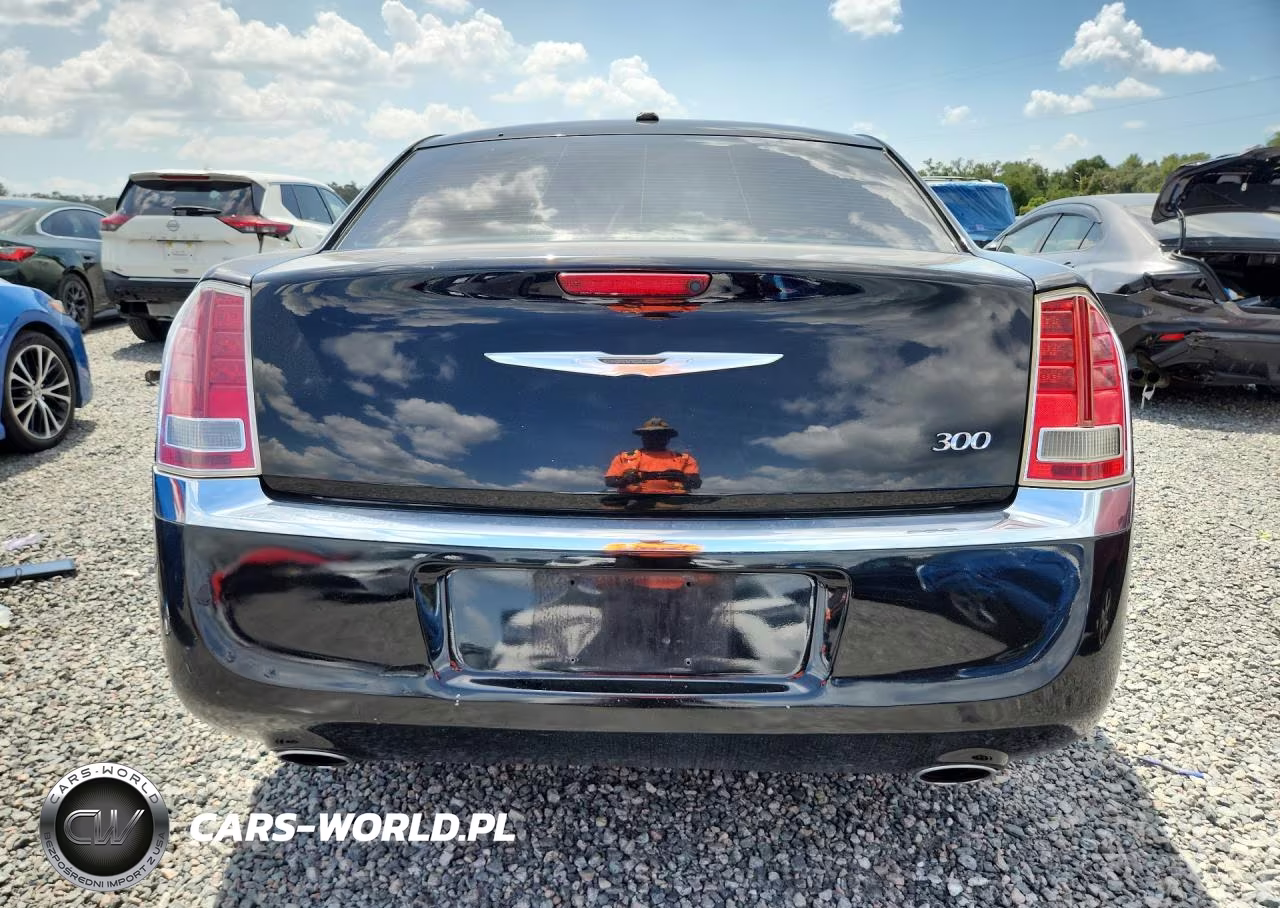 2013 Chrysler 300 VIN:2C3CCAAG9DH632345 - 6