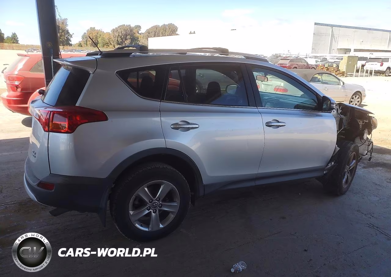2015 Toyota Rav4 Xle VIN:JTMRFREV8FD128812 - 3