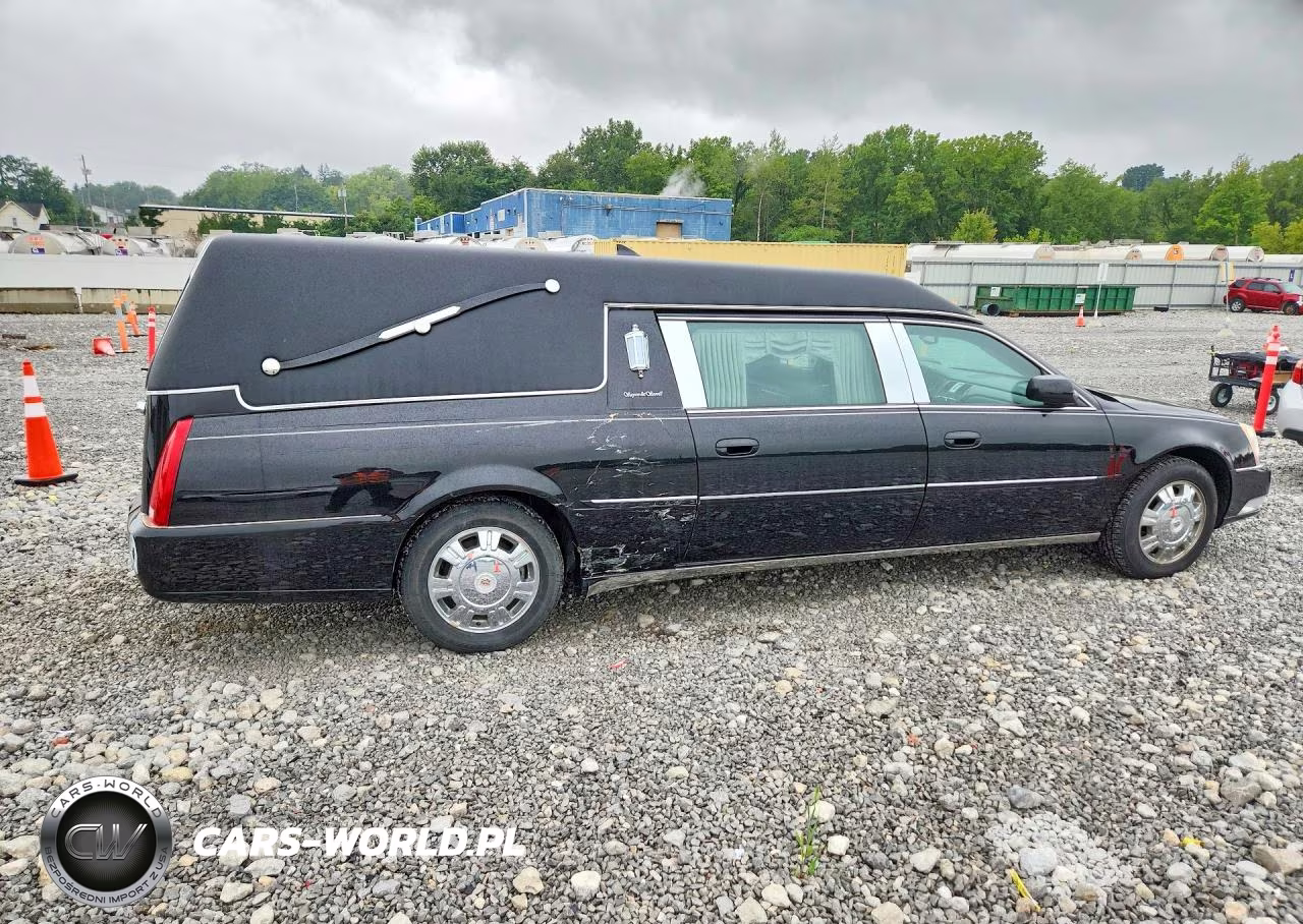 2011 Cadillac Professional Chassis VIN:1GE8K8C63BU500099 - 3