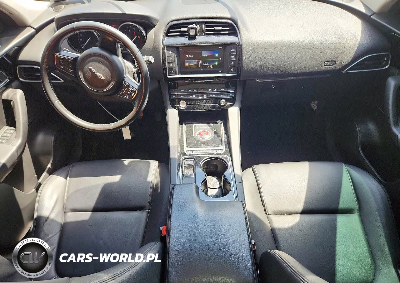 2017 Jaguar F-Pace Premium VIN:SADCJ2BV2HA895113 - 8