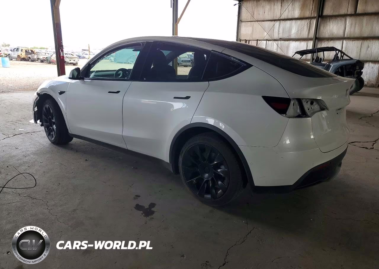 2021 Tesla Model Y VIN:5YJYGDEEXMF140011 - 2