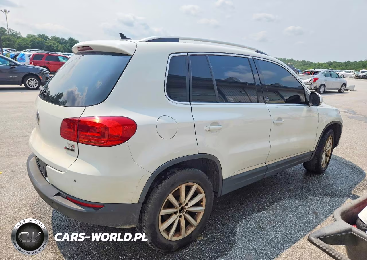 2017 Volkswagen Tiguan Wolfsburg VIN:WVGSV7AX4HW503131 - 3
