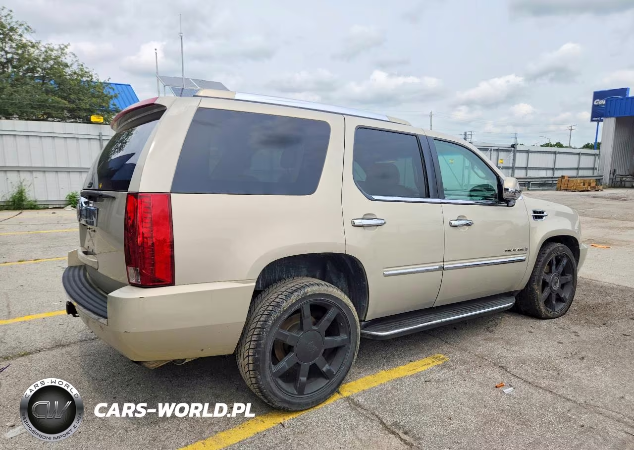 2007 Cadillac Escalade Luxury VIN:1GYFK63847R337571 - 3